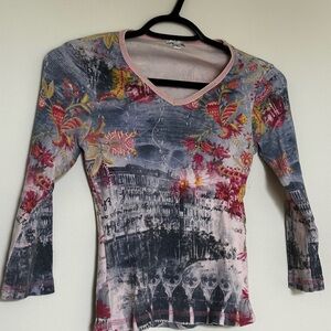 Lapis Pink and Red Fitted Graphic Blouse